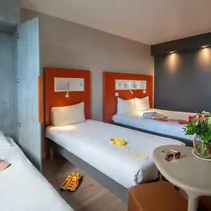 ** Hotel Ibis Budget Californie Lenval France